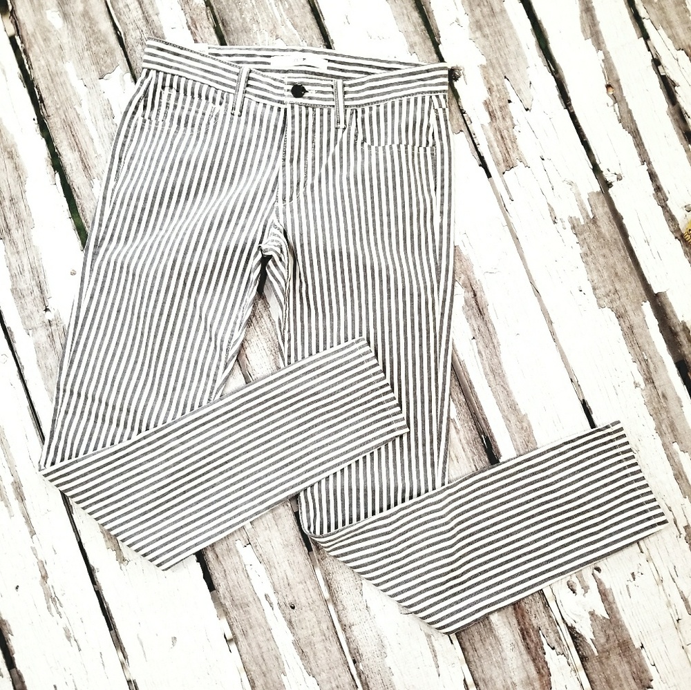 JOES JEANS PIN STRIPE SLIM FIT SIZE 26